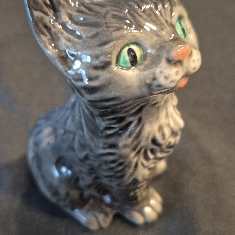 Vintage Goebel Gray Ceramic Tabby Cat Figurine Model 31006 - Picture 3 of 6